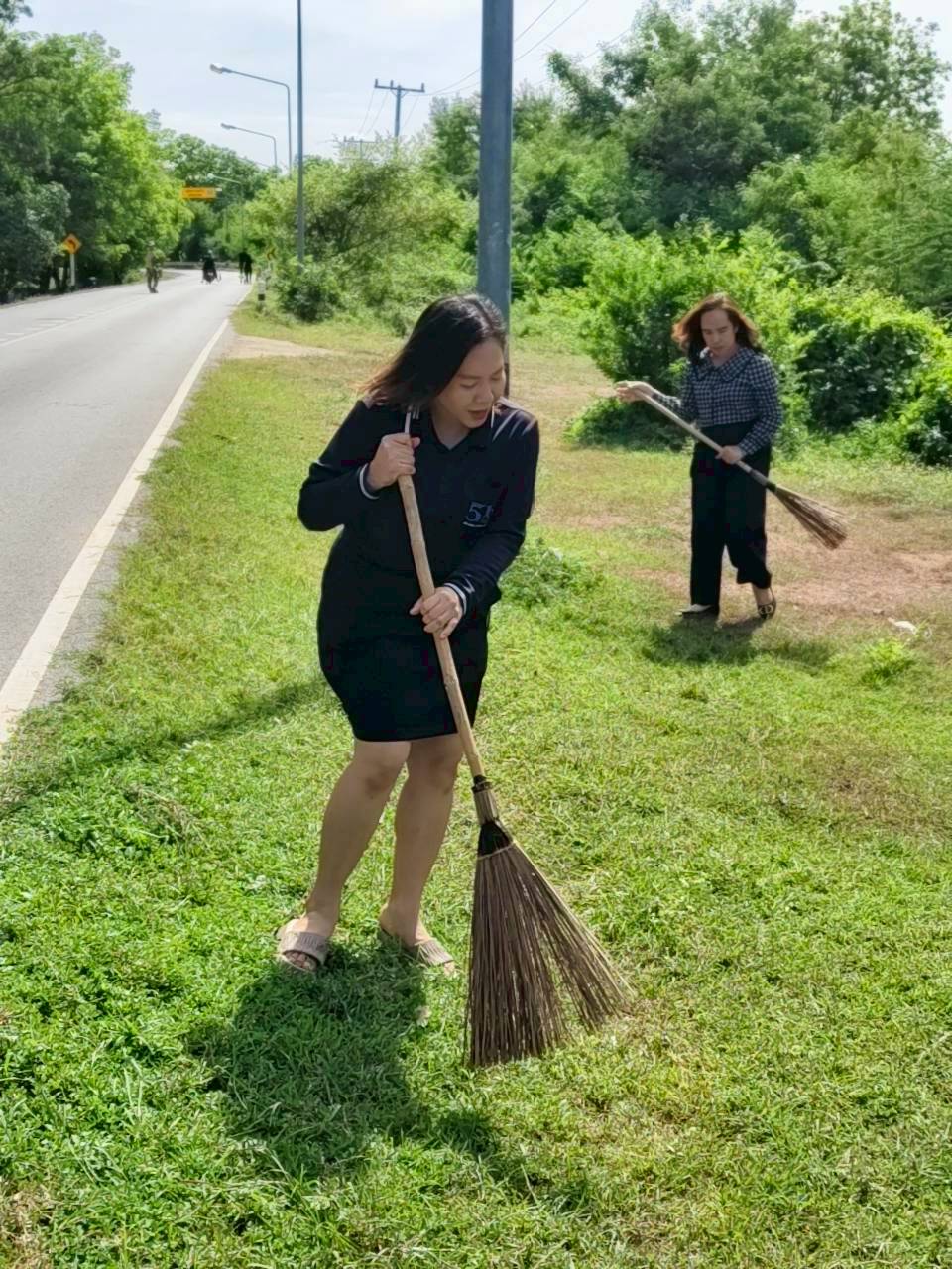 title - ส.ป.ก.แพร่ จัดกิจกรรมจิตอาสาบำเพ็ญสาธารณประโยชน์ และบำเพ็ญสาธารณกุศลเฉลิมพระเกียรติเนื่องในโอกาส พระราชพิธีมหามงคลเฉลิมพระชนมพรรษา ๔ รอบ  สมเด็จพระนางเจ้าฯ พระบรมราชินี 
